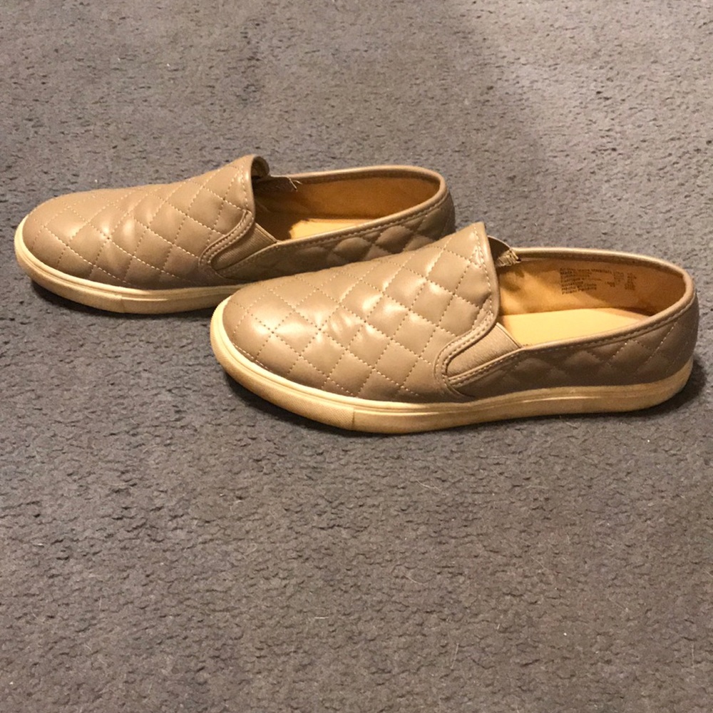 Tan sneakers - Picture 5 of 5